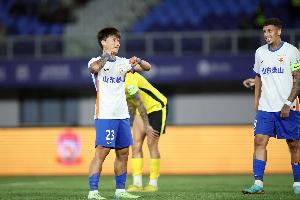 鲁媒：德转更新泰山球员号码，谢文能改穿7号、彭啸改穿3号 - 资讯配图