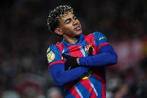 打破多斯桑托斯纪录,亚马尔成巴萨在西甲上演帽子戏法最年轻球员 - 资讯配图