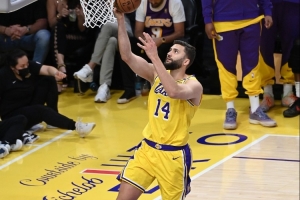 东契奇：克莱伯做了很多数据统计外的事情 我很享受和他并肩作战 - 资讯配图