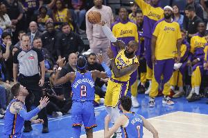 霍里：詹姆斯是唯一有权抱怨裁判的人 他没有SGA&东里的吹罚待遇 - 资讯配图