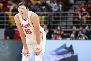 周琦：一旦我们比分落后很难有平稳心态 都想靠个人能力解决问题 - 资讯配图