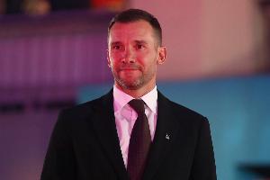 舍甫琴科：斯帕莱蒂曾邀我去罗马，但我接到贝总电话后决定回米兰 - 资讯配图