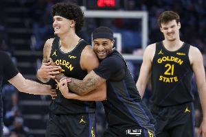 库里谈桑托斯续约:他的故事太励志了 相信他会继续证明个人价值 - 资讯配图