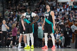 拓媒:球队的战绩在东部都进不了前十 进入附加赛也证明不了啥 - 资讯配图