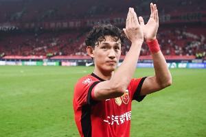 跟队介绍海港：王燊超有伤但仍会坚持，莱昂纳多完全康复还需时间 - 资讯配图