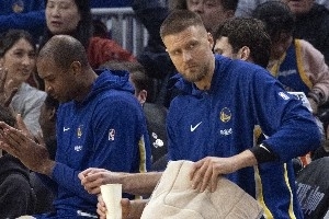 勇士解决了库明加的问题 却迎来更棘手之处：波津真的能打球吗？ - 资讯配图