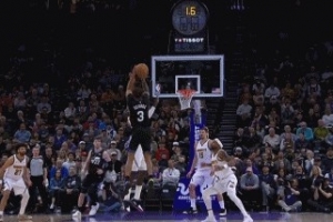 跳的是真高！基昂特·乔治迎着小哈达威防守命中半场压哨三分球 - 资讯配图