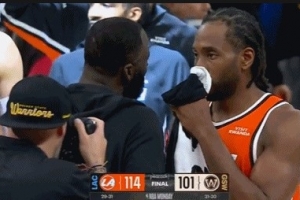 场下是朋友!赛后小卡&加兰分别与追梦拥抱聊天 小卡还与库里交谈 - 资讯配图