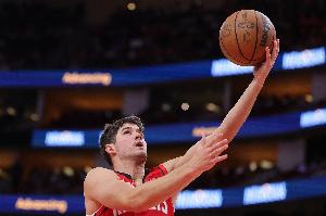 全能战士！谢泼德单场至少19分7板10助6断2帽 近26年联盟第4人 - 资讯配图