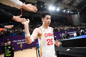 媒体人：以后别再提为什么要带朱俊龙了 他就是有攻守兼备的能力 - 资讯配图