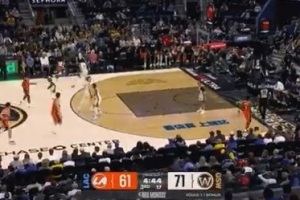 差了一点点！加兰晃开桑托斯 但三分没有投进 - 资讯配图