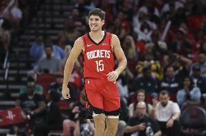 一夜两纪录！谢泼德19+7+10+6+2！助攻&抢断创新高 - 资讯配图