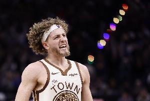 下半场哑火!波杰姆上半场12中8砍下20分 下半场6中1仅得2分 - 资讯配图