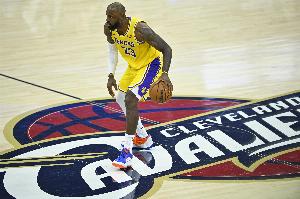 记者:我认为詹姆斯回归湖人会比去骑士更令我惊讶 勇士也有机会 - 资讯配图