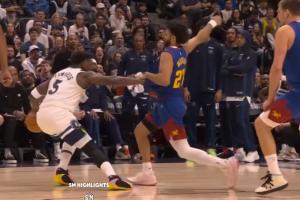 华子挤开穆雷被吹进攻犯规!多丽丝·伯克:SGA很多这种球都没吹 - 资讯配图