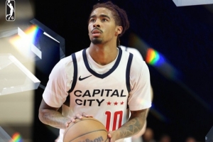 美记：老鹰与后卫凯申·吉尔伯特签下一份双向合同 - 资讯配图