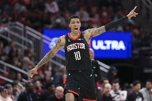 右脚踝扭伤！乌度卡：小贾巴里·史密斯目标在3月6日打勇士时复出 - 资讯配图