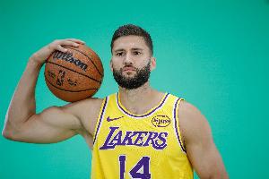 雷迪克：我认为克莱伯曾是联盟里最有影响力最全能的防守者之一 - 资讯配图