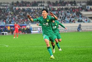 曹永竞庆祝超级杯夺冠:感谢到场的每一位球迷,我们联赛见 - 资讯配图