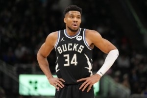 湖人休赛季引援目标:德罗赞最适配?字母哥&嘴哥&沃特森也可追 - 资讯配图