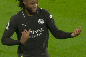 塞梅尼奥：几个朋友让我搞点好玩的庆祝动作，我首先就想到弹吉他 - 资讯配图