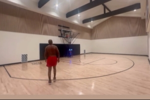 虽已退役但热爱不止!老保罗晒赤膊训练视频 把投篮练到极致 - 资讯配图