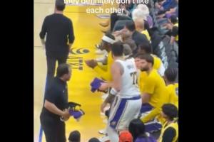 湖勇战时雷迪克与东契奇言语冲突！东子起身对质被范德彪拦住 - 资讯配图