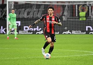 德天空:法兰克福后卫柯林斯计划今夏离队,利物浦等队正在关注 - 资讯配图