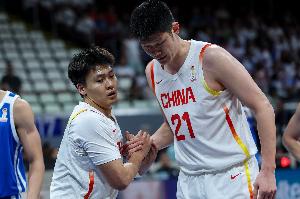 媒体人:七月初的世预赛第三窗口期 中国男篮现有阵容谁留谁走? - 资讯配图