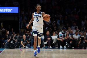 奇兵出马？海兰德半场不到8分钟就砍下15分 内外线都弹无虚发！ - 资讯配图