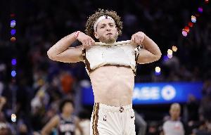 高效表现!波杰姆斯基首节9分钟6投4中 砍下10分&正负值+8 - 资讯配图