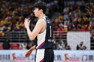 遭遇两连败!残阵韩国断电2分钟惜败日本男篮 李贤重空砍28+11 - 资讯配图