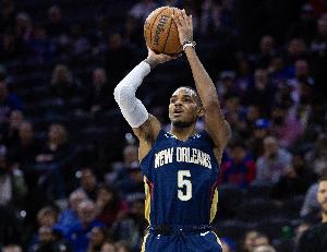 状态不错!德章泰·穆雷半场6中4高效拿下13分1板2助1断 - 资讯配图