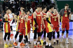 周琦:上半场我们每个人投两三个太平均 一直不投偶尔投2个也不行 - 资讯配图