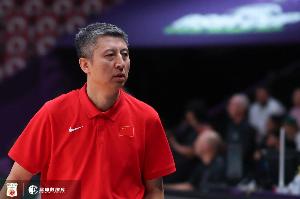 媒体人：男篮很难执教 既怕他们怂又怕他们浪 雪中送炭的人太少 - 资讯配图