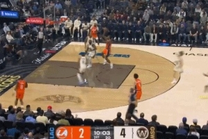 攻防建功！伦纳德抢断反击一条龙 无视防守轻松抛投打中 - 资讯配图