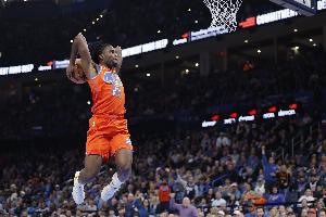 亚历山大:华莱士是天生的球员 他学习能力极强一直在成长 - 资讯配图