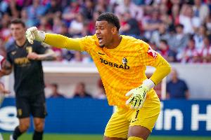 罗马诺:弗赖堡门将阿图伯鲁可能今夏离队,多支欧洲顶级球队关注 - 资讯配图