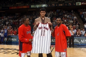 老猫：我和弗朗西斯没想过会被火箭交易 那像被人打了一耳光 - 资讯配图