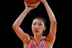 单场连遭神奇绝平&准绝杀!韩旭18分9板6助4帽无奈加时犯满离场 - 资讯配图