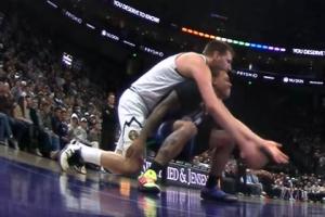 这谁顶得住啊！基昂特·乔治被260斤的约基奇压在身上 表情狰狞！ - 资讯配图