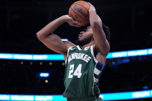 尼克·杨:字母回归后托马斯就要站底角了 科比复出后我也一样 - 资讯配图