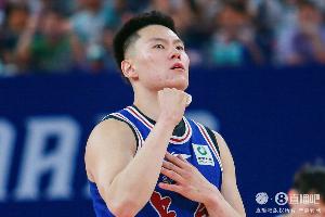 媒体人:履行完战士的义务之后 李弘权终于有时间陪妻子和孩子了 - 资讯配图