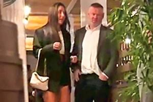 不愧是你…太阳报:鲁尼与两名女子喝酒狂欢到凌晨,喝得醉醺醺的 - 资讯配图