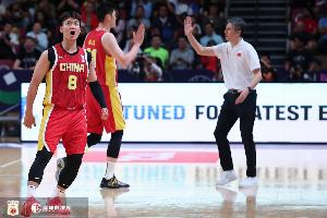 媒体人:中国男篮展现很强的韧劲&困难时段不泄气 但防守问题不小 - 资讯配图