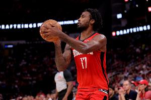 伊森本赛季底角三分命中率53.4% 但其他区域均低于联盟平均水平 - 资讯配图