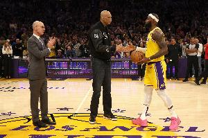 若去掉所有生涯低于20分比赛 詹姆斯仍会是NBA历史得分王 - 资讯配图