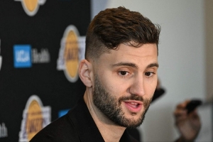 雷迪克:克莱伯的扣篮令人兴奋 队友的反应能为一个团队注入士气 - 资讯配图