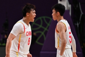 青岛队记:这场逆转比上一场来得更加不易 好在小伙子们顶住压力 - 资讯配图