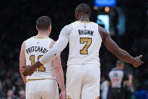 杰伦·布朗：本场是团队胜利 每个人各司其职 球队就会更有威胁 - 资讯配图